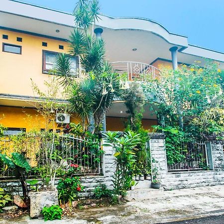 Spot On 91620 Skypiea Guest House Tasikmalaya Ngoại thất bức ảnh