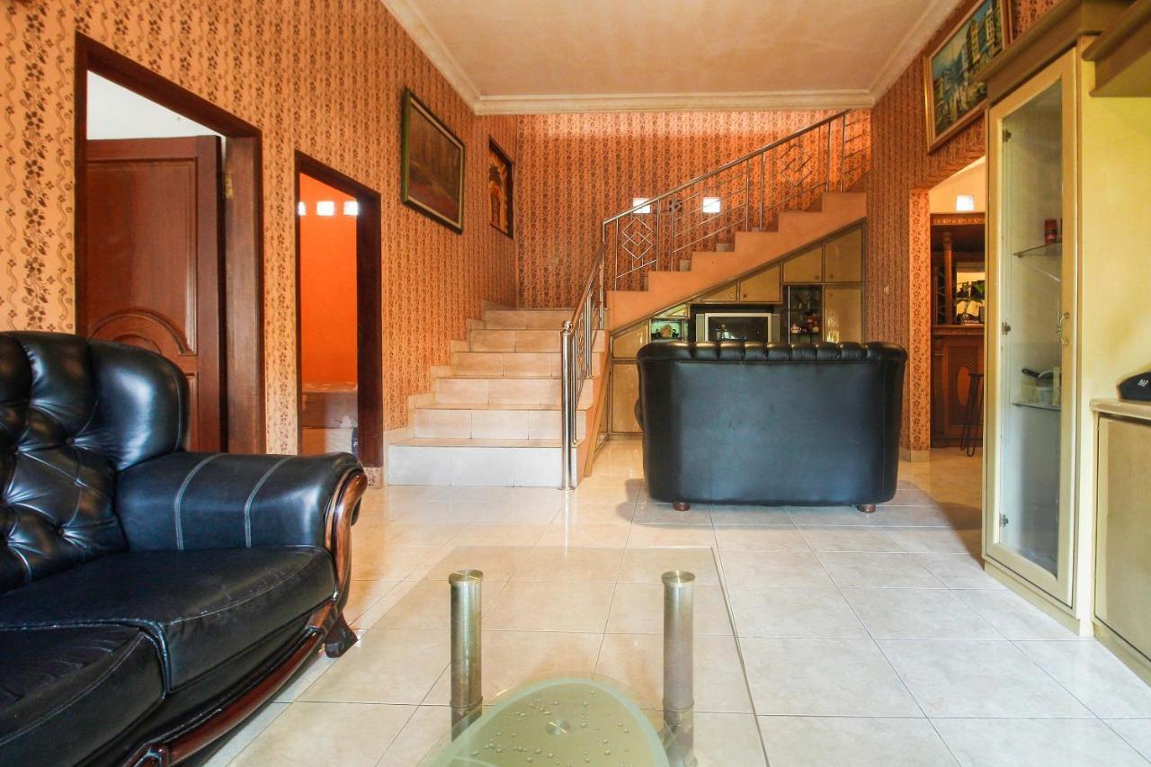 Spot On 91620 Skypiea Guest House Tasikmalaya Ngoại thất bức ảnh